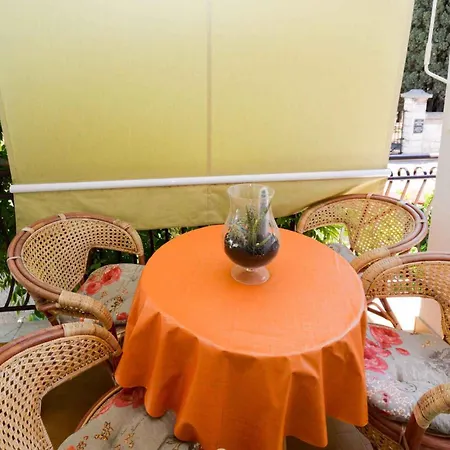Apartment Pula 43 *