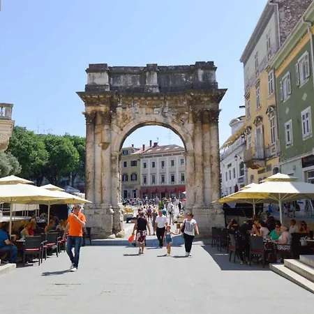 43 Pula